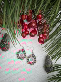 Tiny Christmas Wreath Flowers