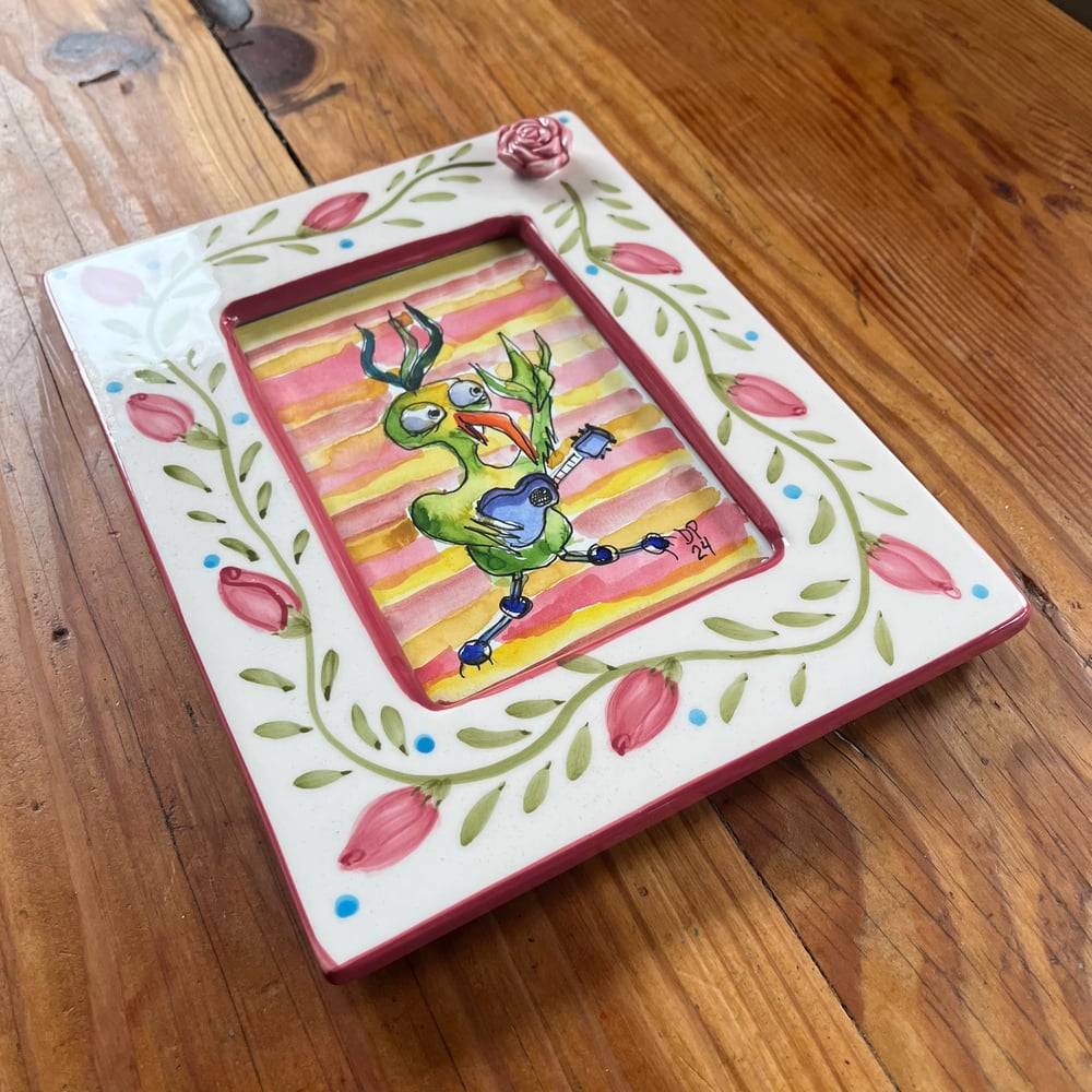 Image of Green Bird Strummer