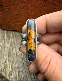 Image 3 of WL&A Handmade Ingot Old Style Split Band Black Jack Ribbon Turquoise Ring - Size 8 