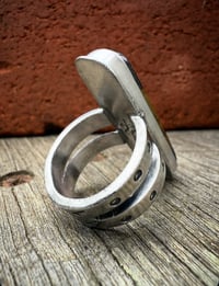 Image 4 of WL&A Handmade Ingot Old Style Split Band Black Jack Ribbon Turquoise Ring - Size 8.5