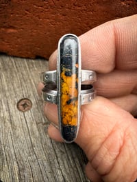 Image 3 of WL&A Handmade Ingot Old Style Split Band Black Jack Ribbon Turquoise Ring - Size 8.25