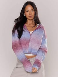 Image 10 of SKYNLYDRESS - Pull en tricot à capuche surdimensionné à fermeture éclair courte à travers l