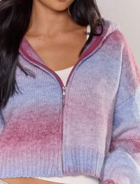 Image 12 of SKYNLYDRESS - Pull en tricot à capuche surdimensionné à fermeture éclair courte à travers l