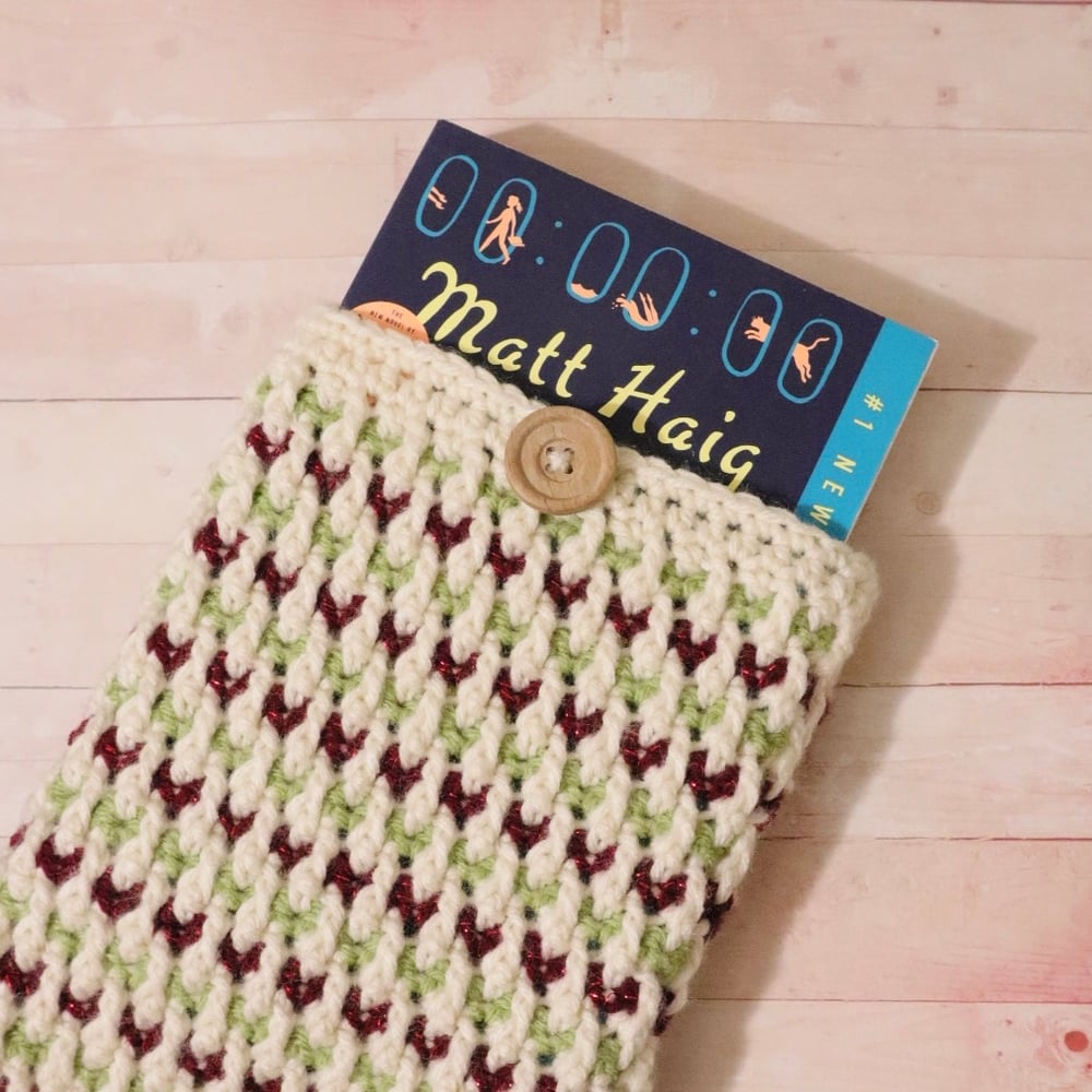 Image of Holiday Hearts Book/Kindle Sleeve