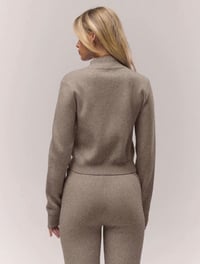 Image 18 of SKYNLYDRESS - Ensemble à col haut à manches longues en tricot et Pantalon taille Évasé 