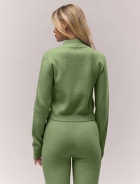 Image 22 of SKYNLYDRESS - Ensemble à col haut à manches longues en tricot et Pantalon taille Évasé 