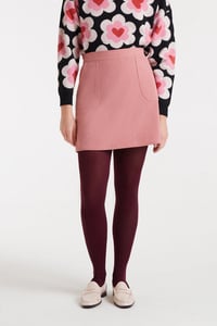 Image 2 of Falda corta  de pana rosa