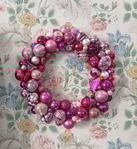 Image 1 of Couronne de Noël boules roses et roses