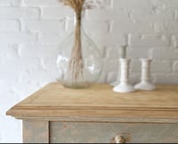 Image 4 of Buffet Patiné gris