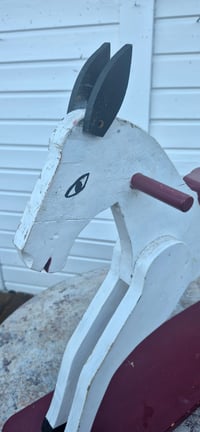 Image 4 of Cheval de bois ancien