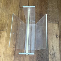 Image 4 of Porte-revue vintage David Lange pour Roche Bobois - Plexiglas et laiton - Années 70