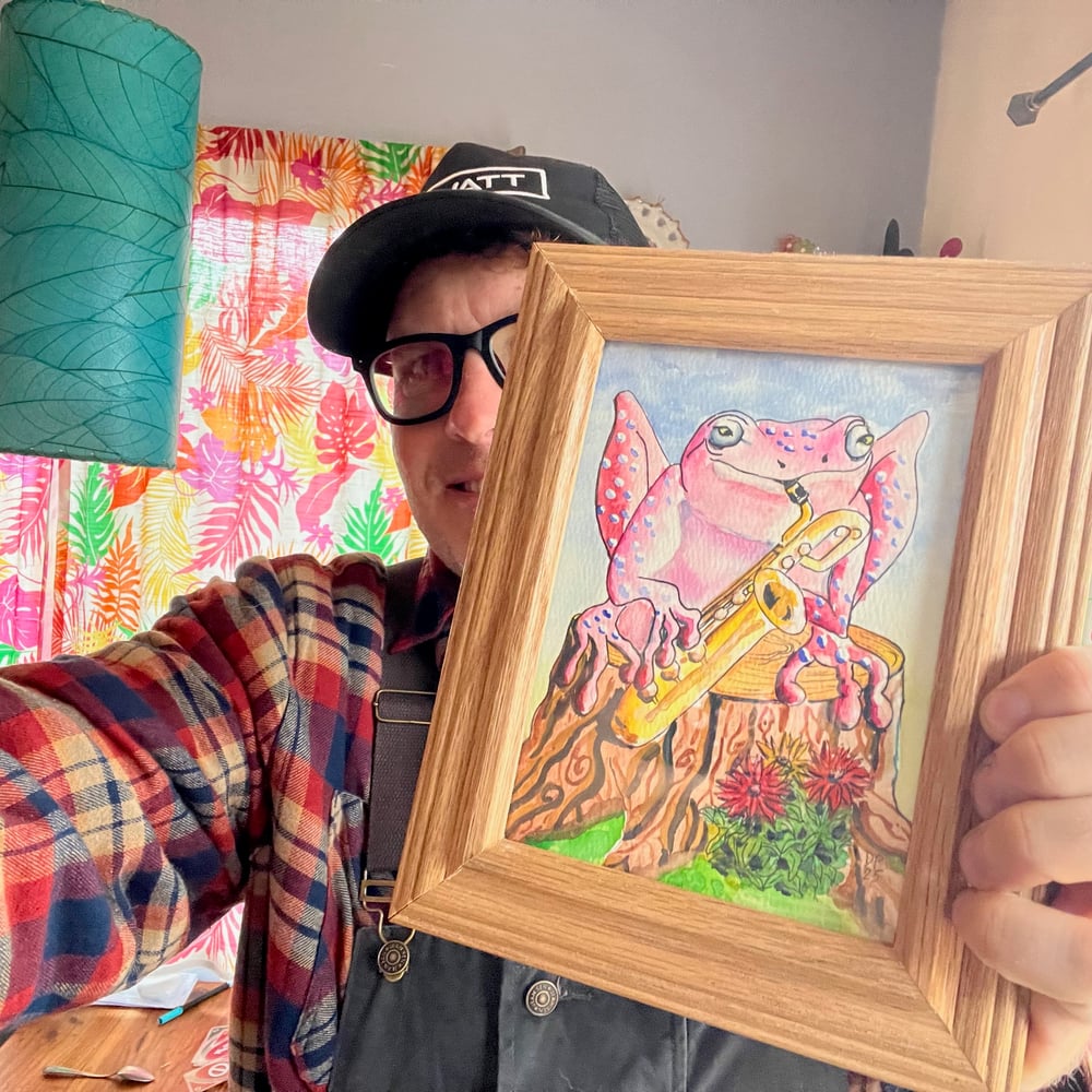 Image of Baritone Frog on Stump