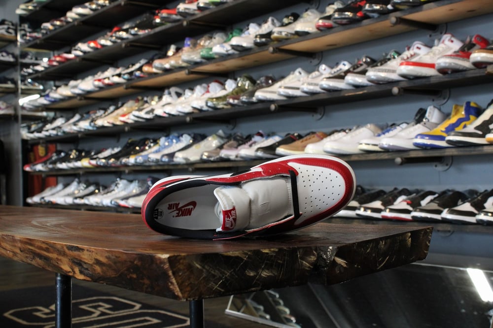 AIR JORDAN I (1) RETRO LOW OG "CHICAGO" (2025)