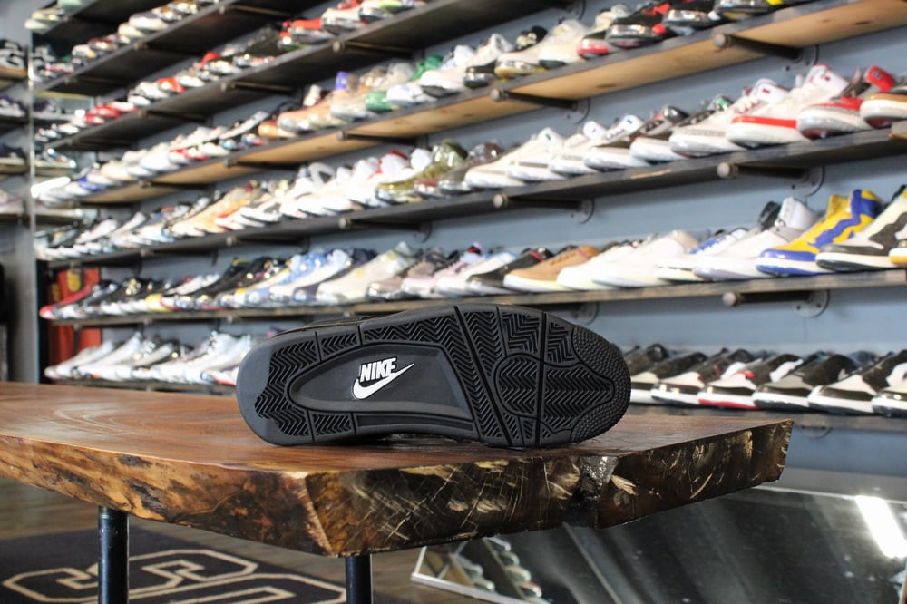 Air Jordan IV (4) RETRO "BLACK CAT" (2025)