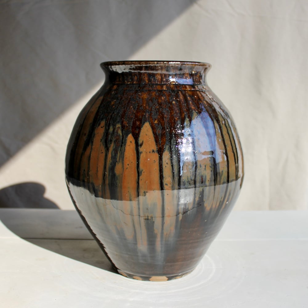 Image of 2 gallon alkaline vase