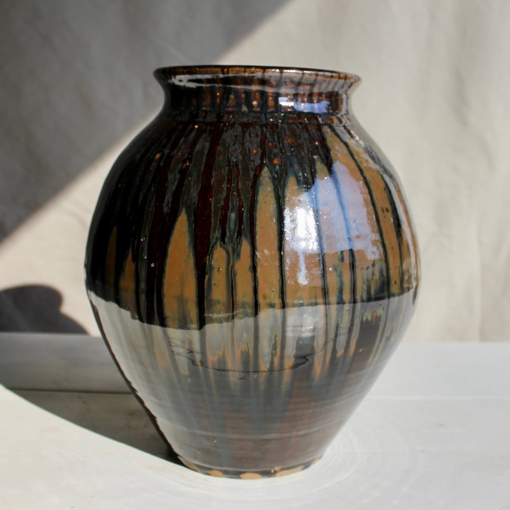 Image of 2 gallon alkaline vase