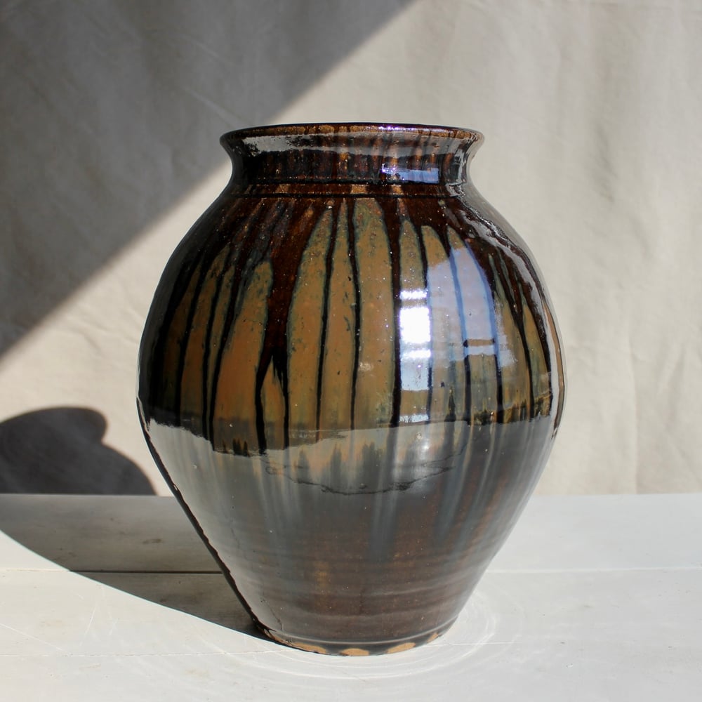 Image of 2 gallon alkaline vase