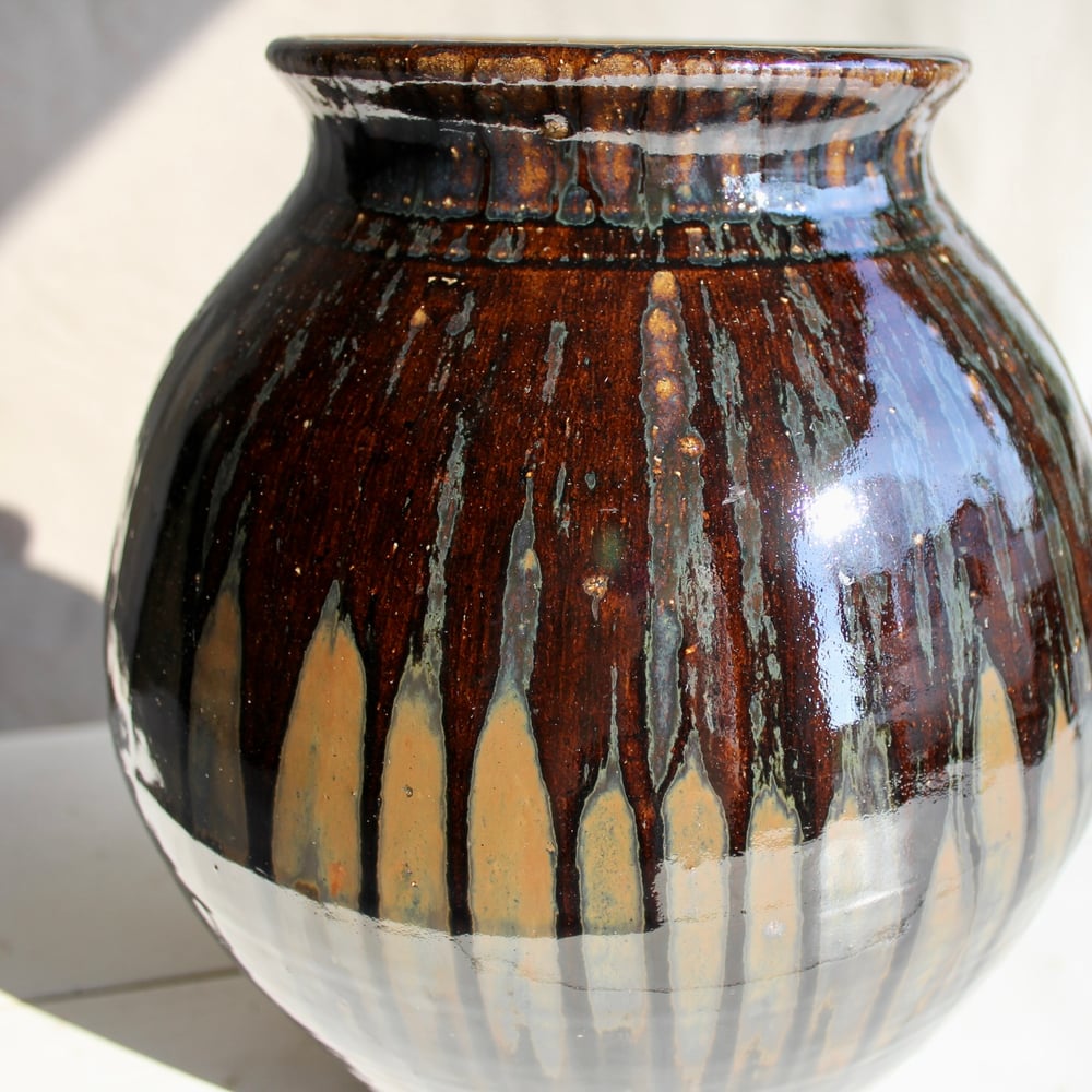 Image of 2 gallon alkaline vase