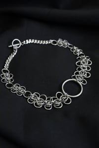 Image 2 of Spine choker