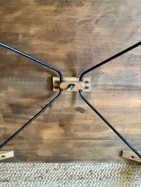 Image 16 of Ancienne table de métier pliante