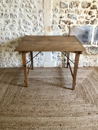 Image 23 of Ancienne table de métier pliante