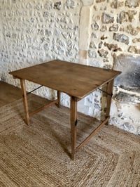 Image 21 of Ancienne table de métier pliante