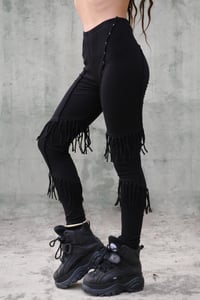 Image 2 of CHIMWEMWE LEGGING | FULL BLACK VERSION