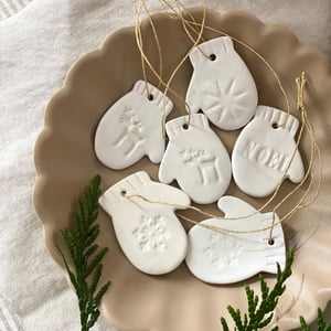 Image of MOUFLES & PULL en  céramique