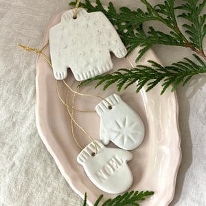 Image of MOUFLES & PULL en  céramique