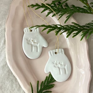 Image of MOUFLES & PULL en  céramique