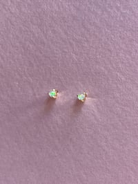 Image 4 of Boucles d'oreilles puces Pam | Opale