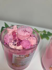 Image 4 of 10 oz Strawberries and Cream Candles