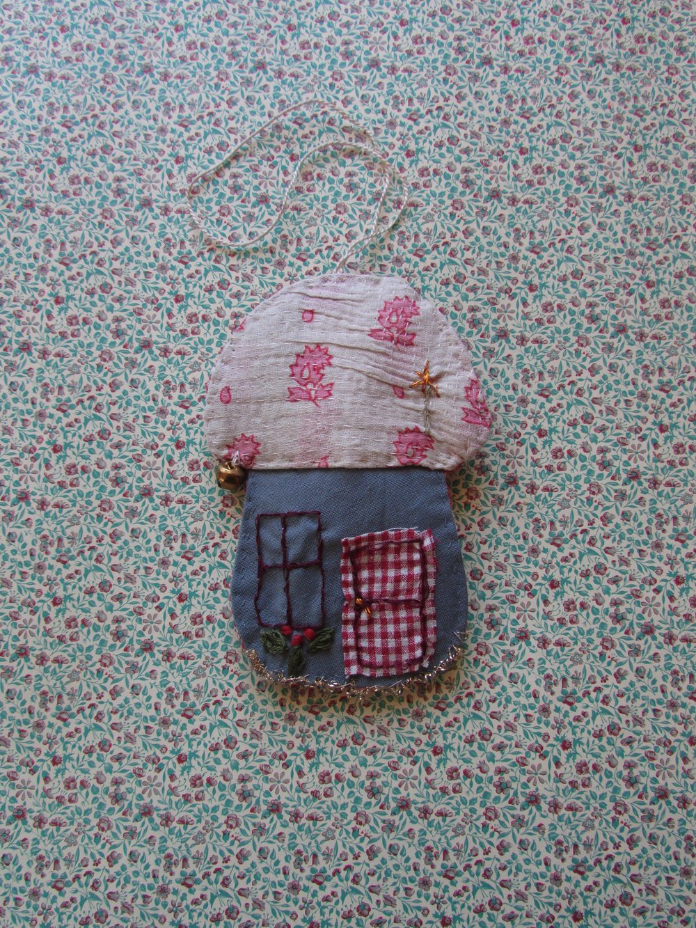 Image of Mushroom house ornament, sand