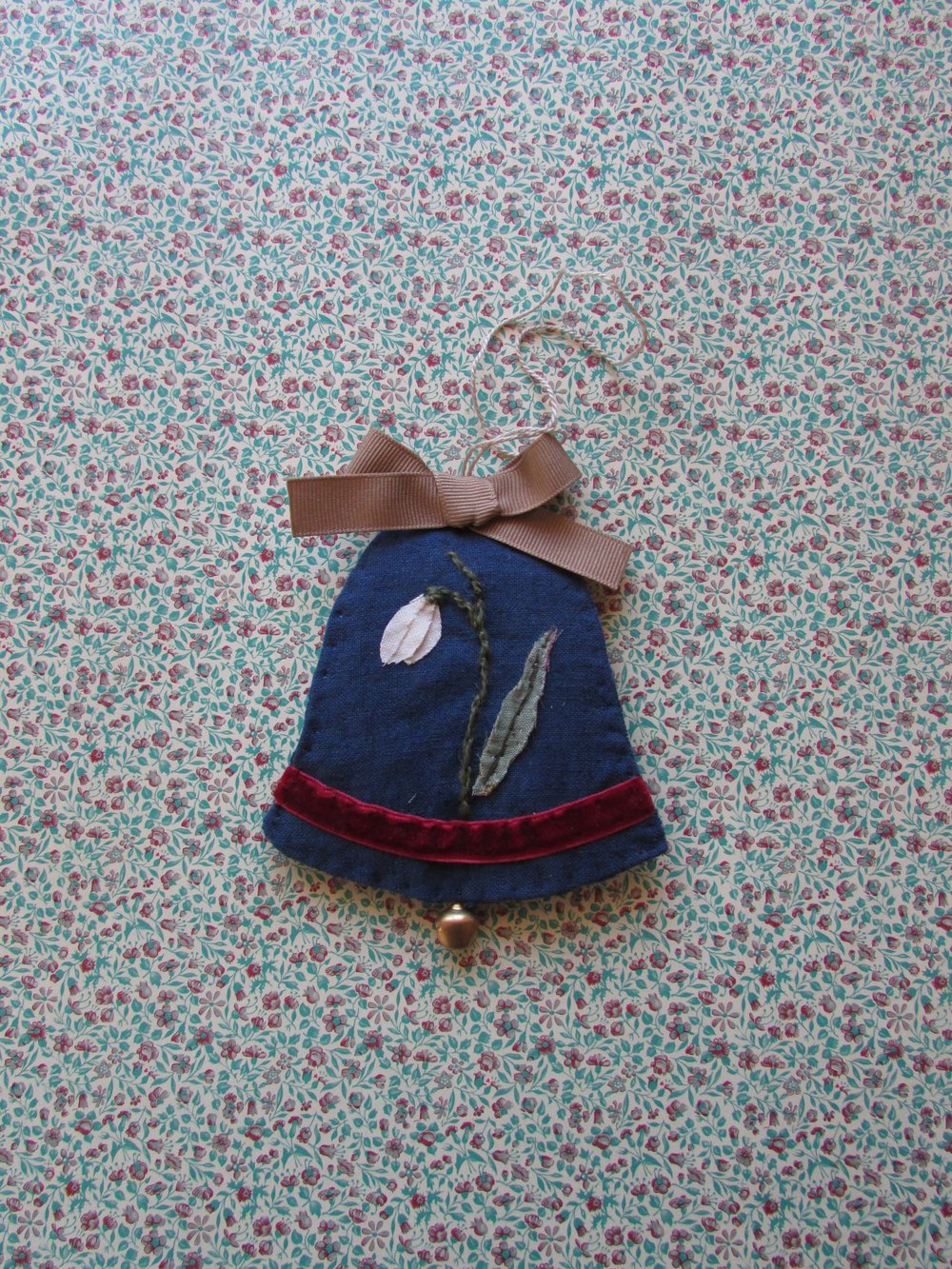 Image of Christmas bell ornament 6