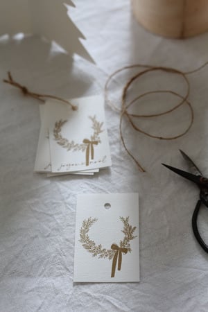 Image of Etiquette-cadeaux Noël couronne végétale