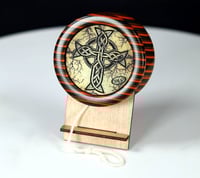 Image 1 of Fractal Lightning Celtic Cross Spectraply yo-yo, #2025-268
