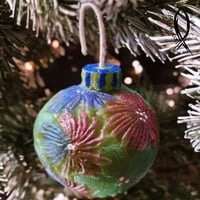 Image 3 of Ornament Bloom Candle w/mini ornament samples 9oz