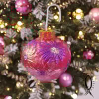 Image 2 of Ornament Bloom Candle w/mini ornament samples 9oz