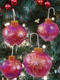 Image 5 of Ornament Bloom Candle w/mini ornament samples 9oz