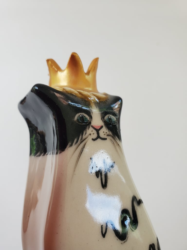 Black and white moggy bud vase Image 4