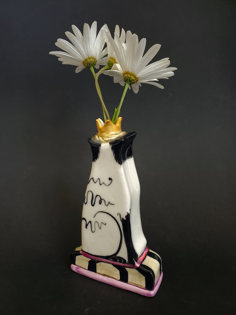Black and white moggy bud vase Image 3