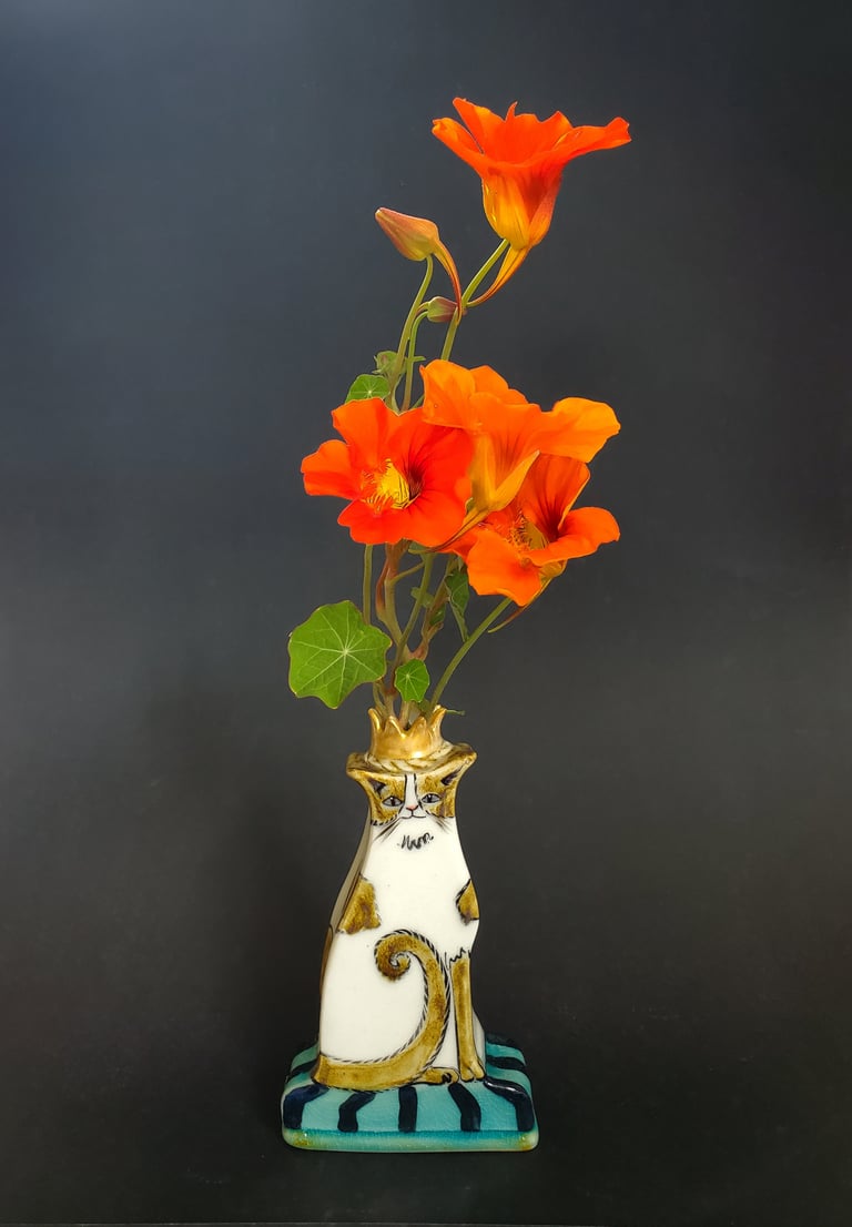 Brown and white moggy bud vase Image 3