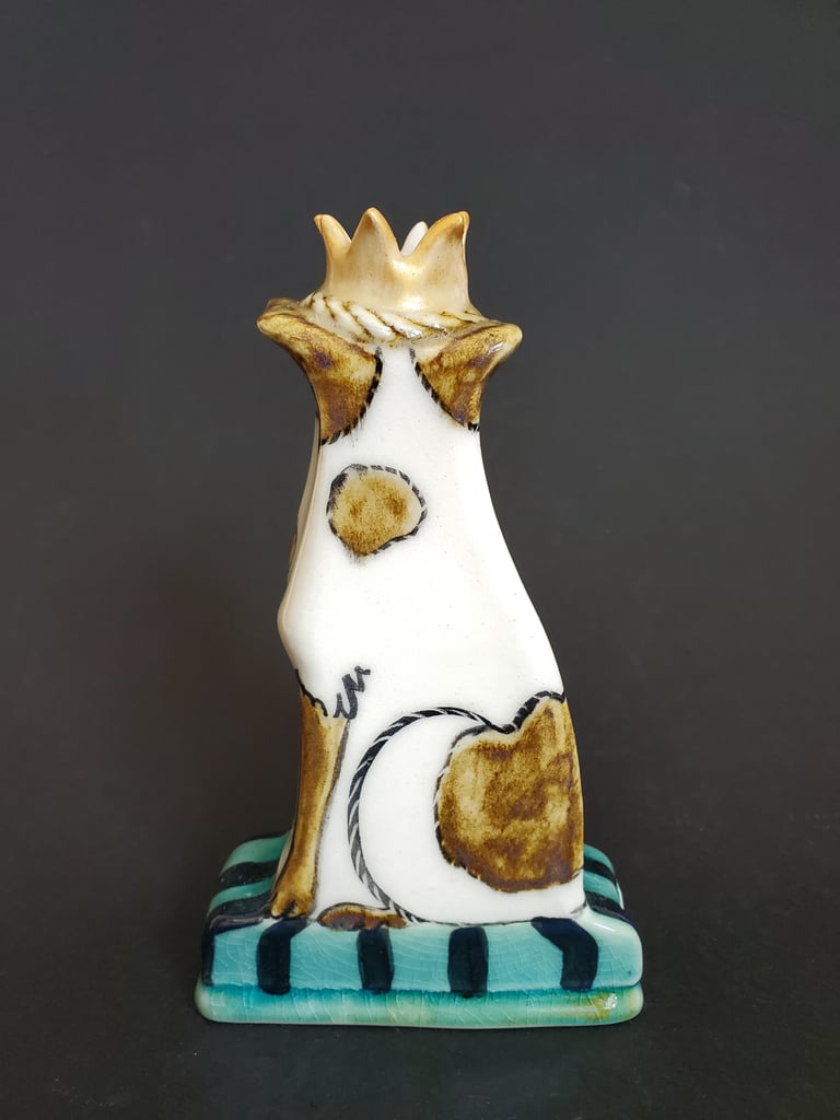 Brown and white moggy bud vase Image 4