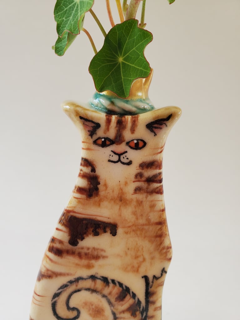 Tabby moggy bud vase
