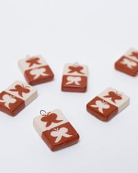 Image 2 of Papillons terracotta / Terracotta butterflies