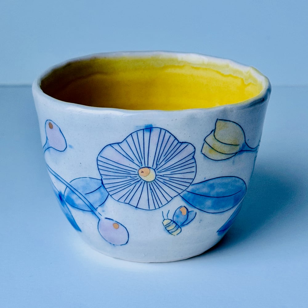 Image of Dahlia with gold dots mug