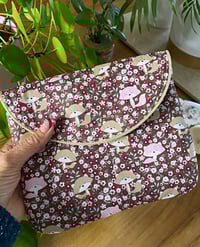 Image 1 of Pochette plate pour accessoires tricot, crochet ou broderie: Petits renards roses