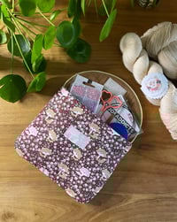 Image 3 of Pochette plate pour accessoires tricot, crochet ou broderie: Petits renards roses