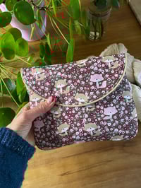 Image 4 of Pochette plate pour accessoires tricot, crochet ou broderie: Petits renards roses