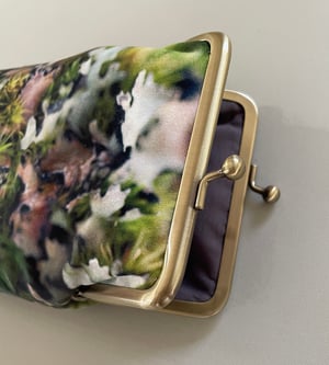 Image of Mosses, velvet glasses case with kisslock frame